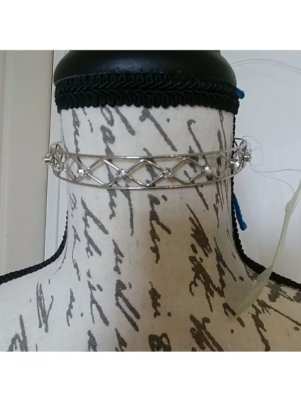 NWT Silver/'diamond' headpiece with veil white